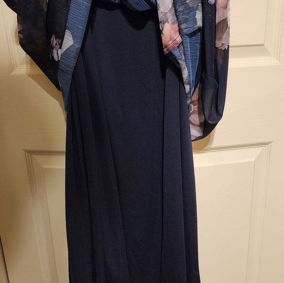 Dress - Picture 3 of 6